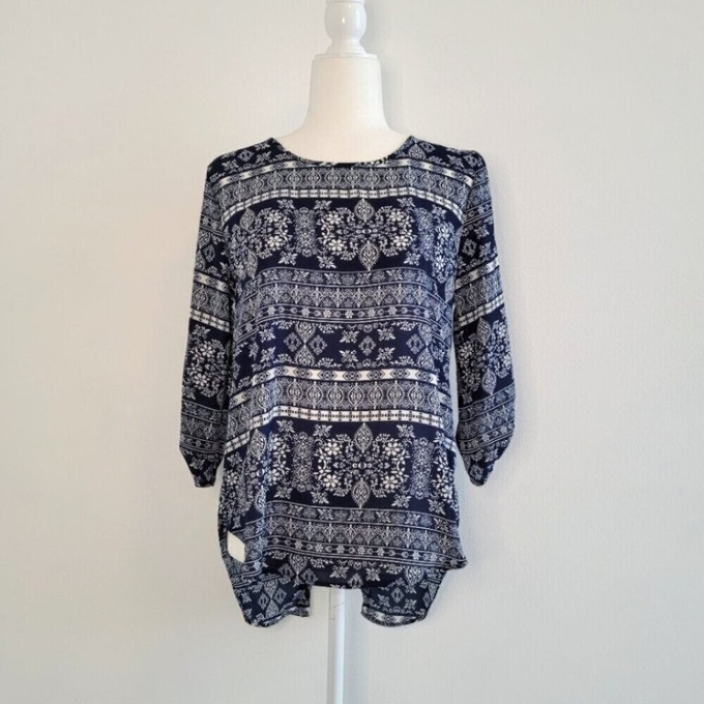 💘Pink Republic Navy Blue & White Split Tail Blouse Size Medium